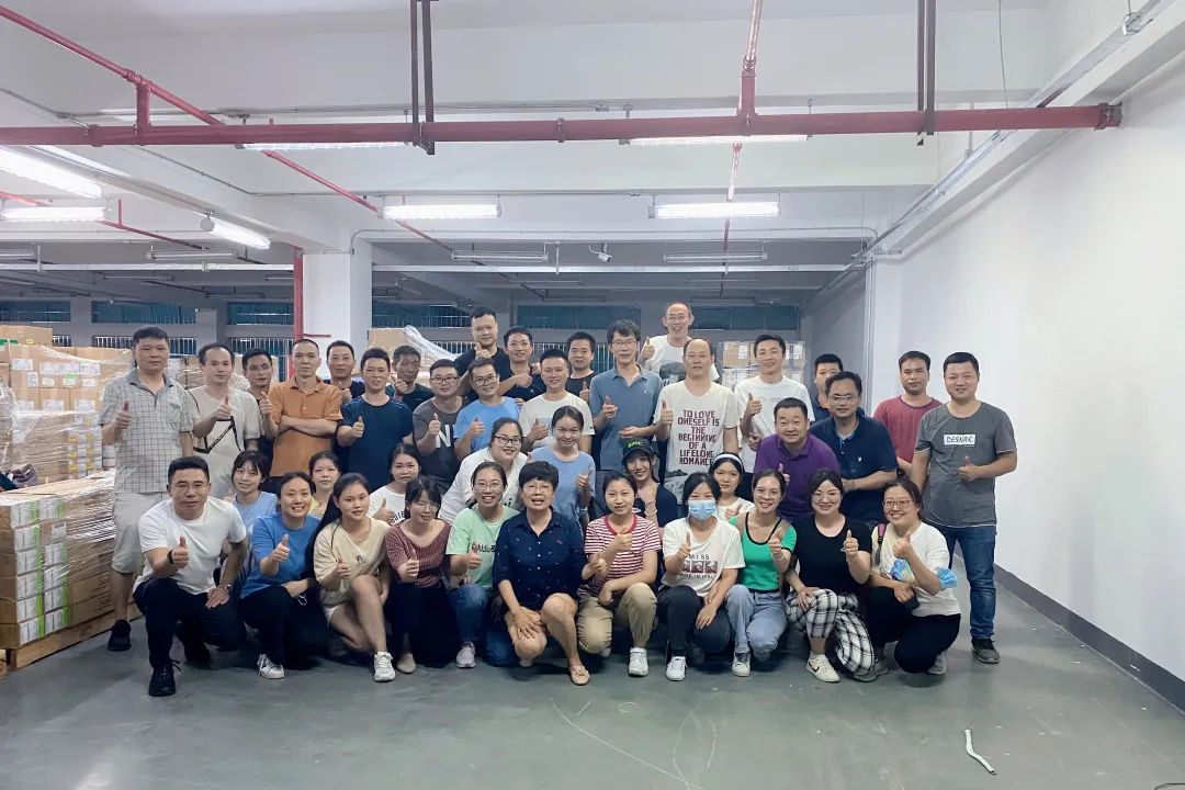 同心聚力 戰(zhàn)高溫酷暑，英唐智控圓滿完成深圳倉(cāng)搬遷工作